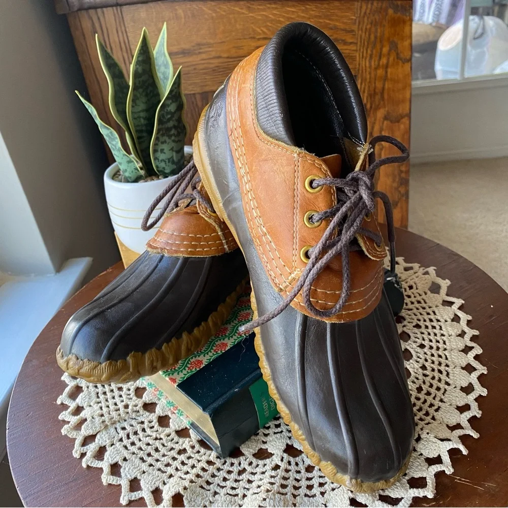 L.L. Bean Maine Hunting Shoe Ankle Boots Stylish Brown and Tan EUC